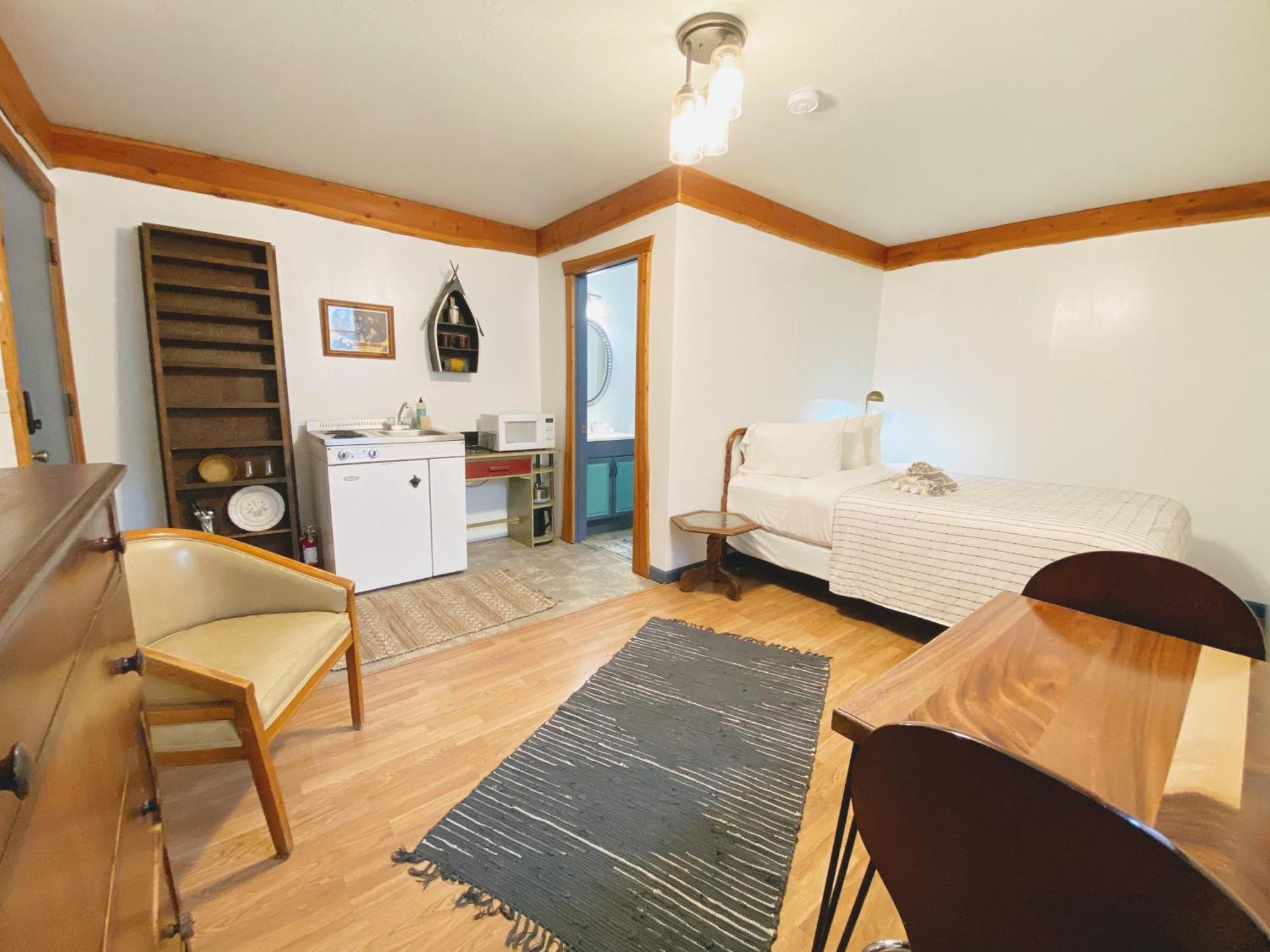 Flathead Lake Resort Woods Bay Extérieur photo