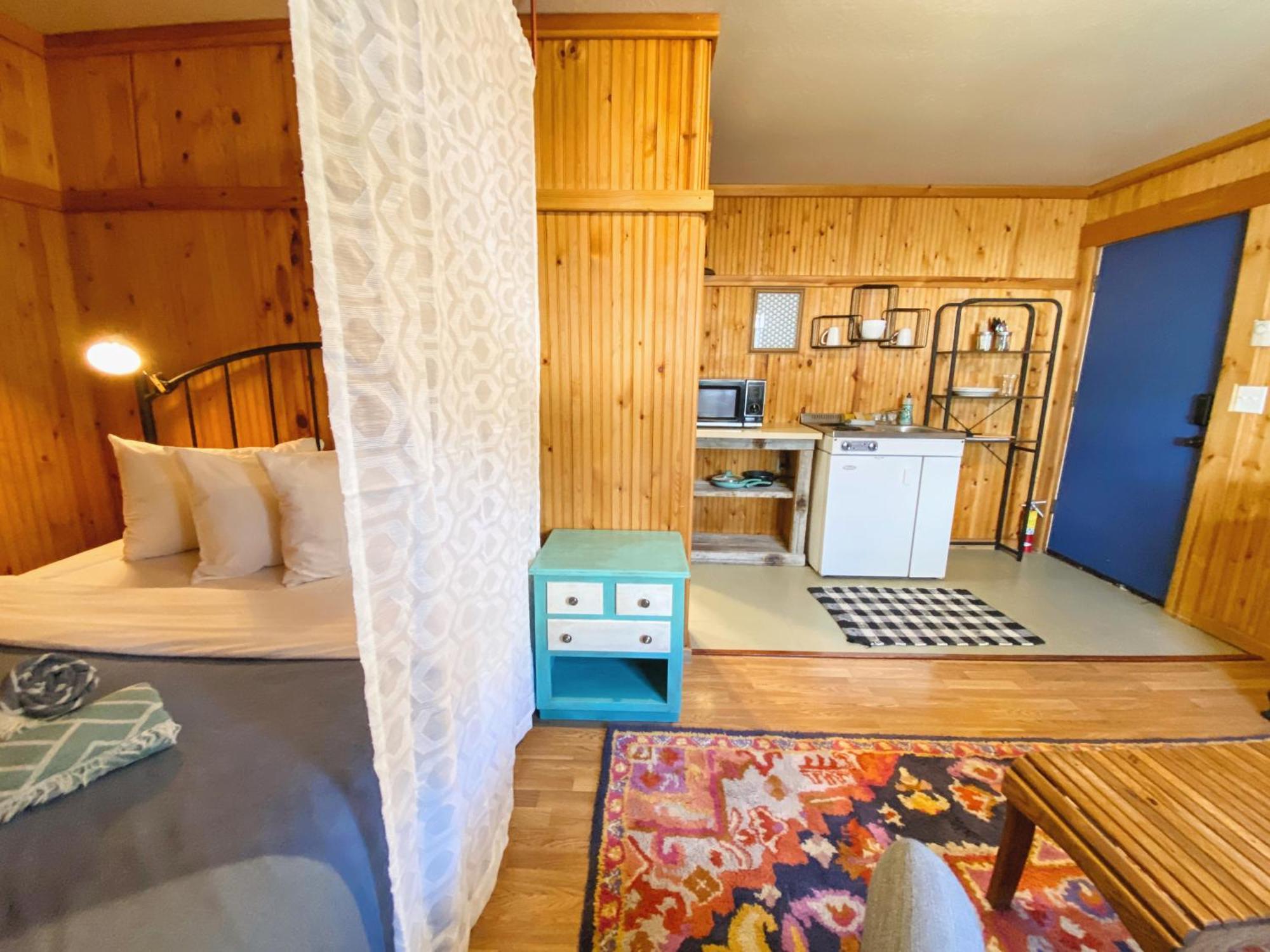 Flathead Lake Resort Woods Bay Extérieur photo
