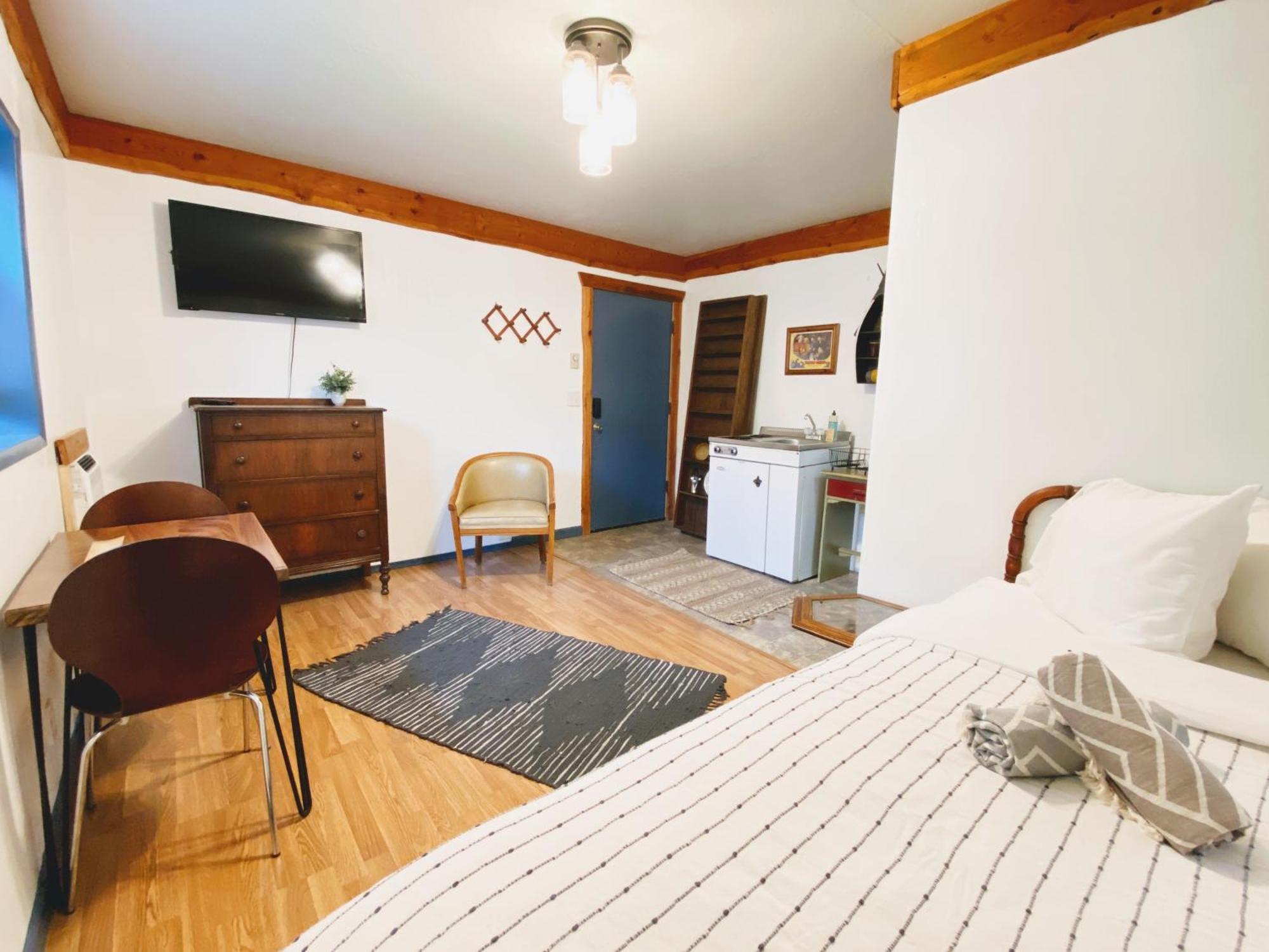 Flathead Lake Resort Woods Bay Extérieur photo